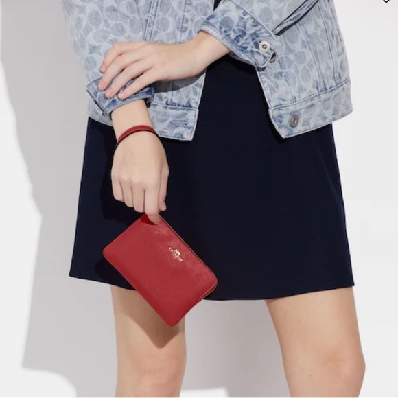 Coach Corner Zip Wristlet With Horse And Carriage Dot Print - Picture 6 of 6